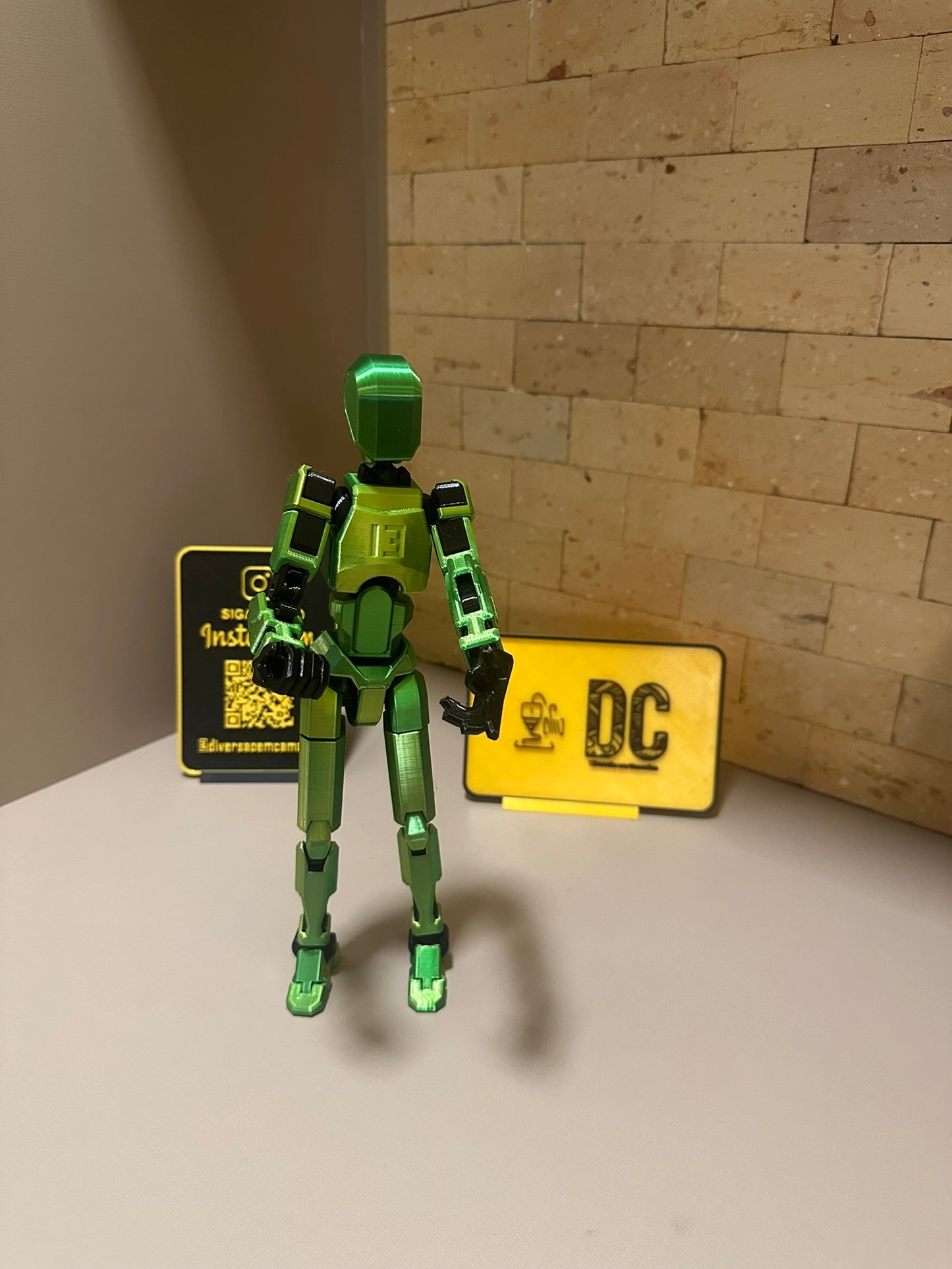 🔧 Dummy 13 – O Boneco Mais Articulado do Mundo! 🔧