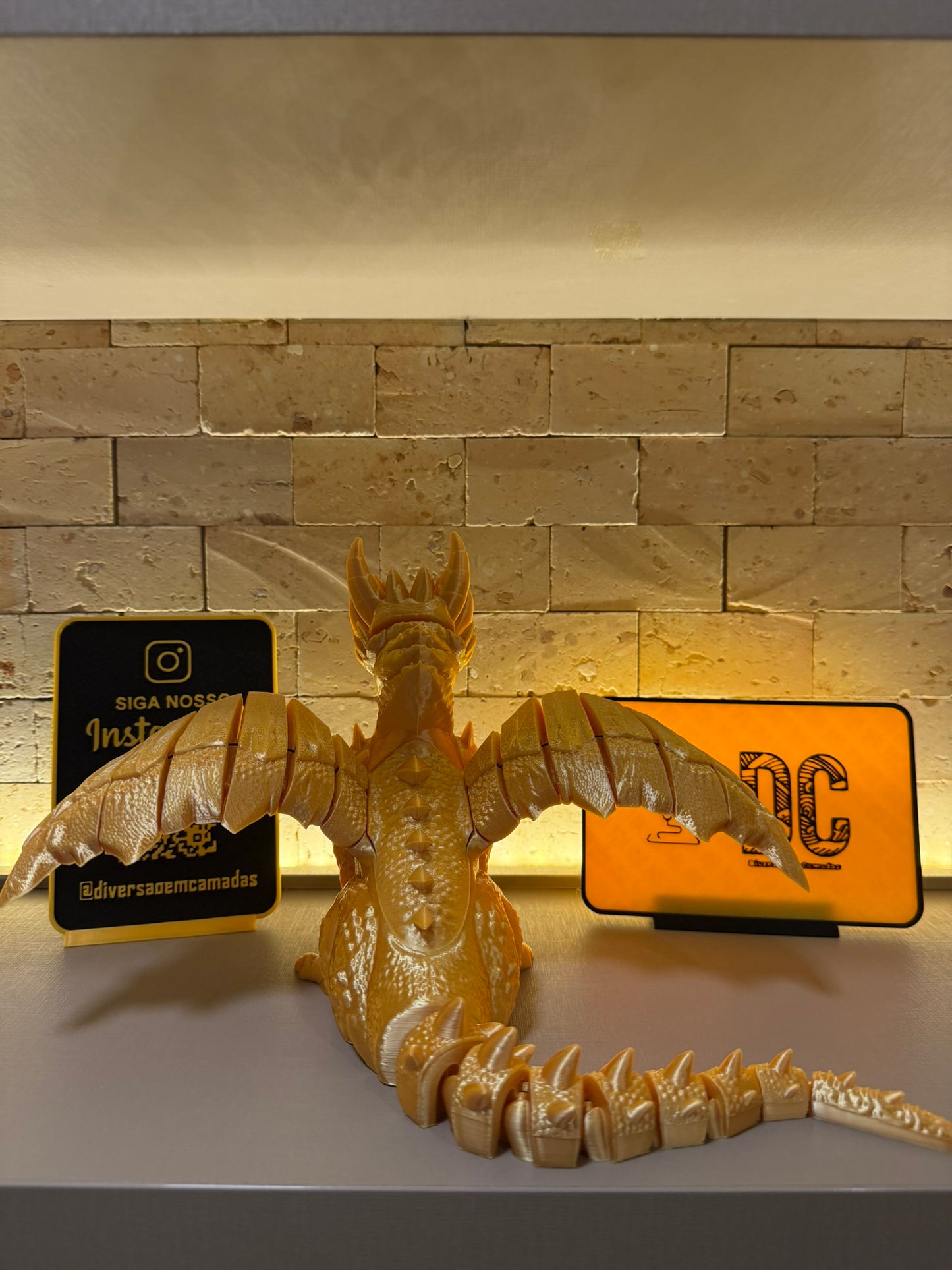 🔥 Blaze Wing – Dragão com Asas Móveis